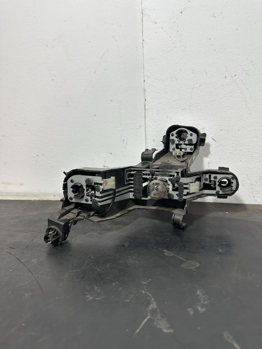 Soclu bec dreapta spate Bmw Seria 5 E60 nfl 6923306 | 525d 530d 535d