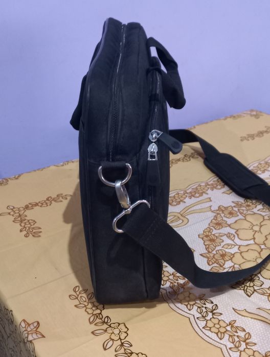 Продам сумку для ноутбука.