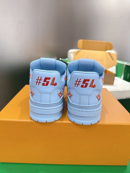 Adidasi Louis Vuitton