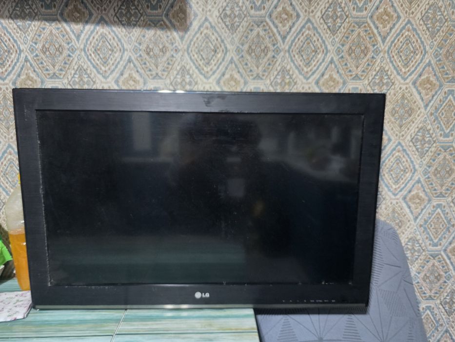 Телевизор  марки LG