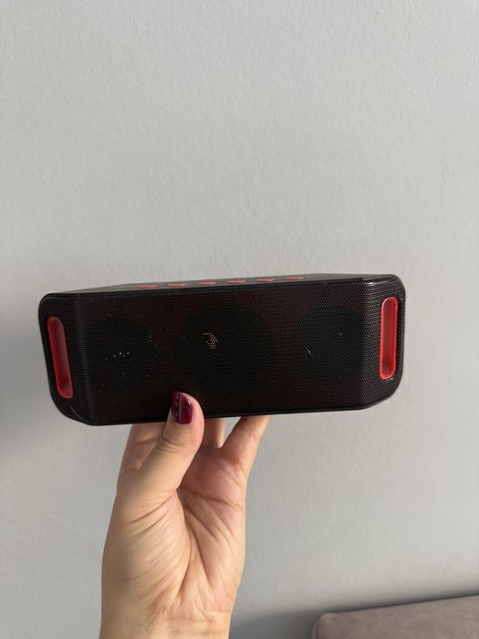 Продаю блютуз колонку