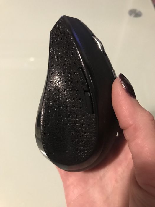 Оптична безжична мишка Ednet и обикновена оптична мишка