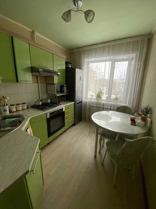 Продам квартиру Боровской 52