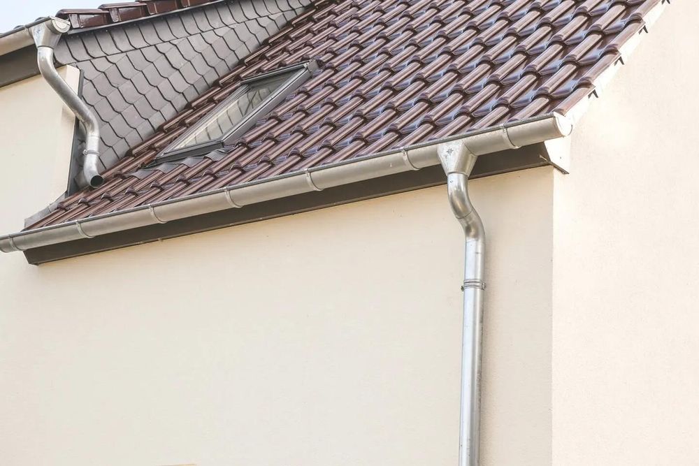Reparatii acoperisuri montaj tigla metalica tigla ceramica montaj dulgheri masardari