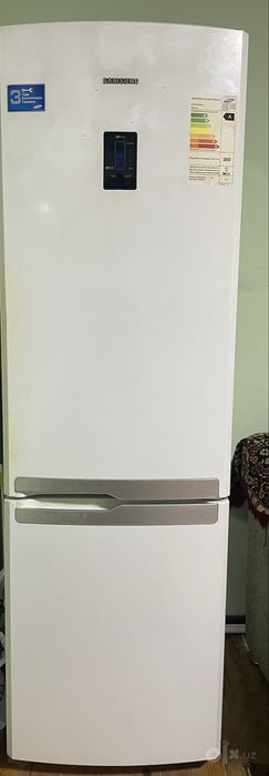 Холодильник Samsung 330 L