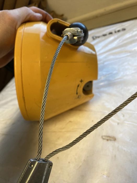 Opritor cadere cu cablu retractabil