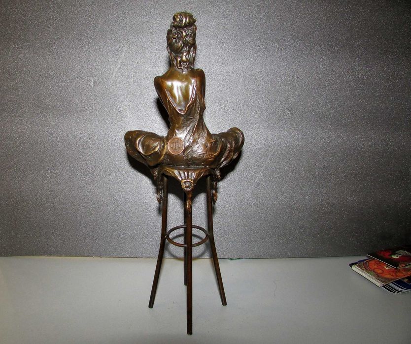 Авторска бронзова фигура 19см