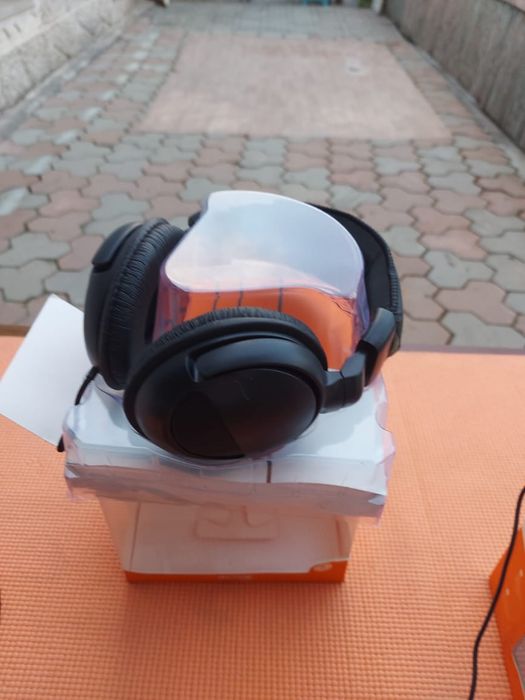 Продам  стерео наушники