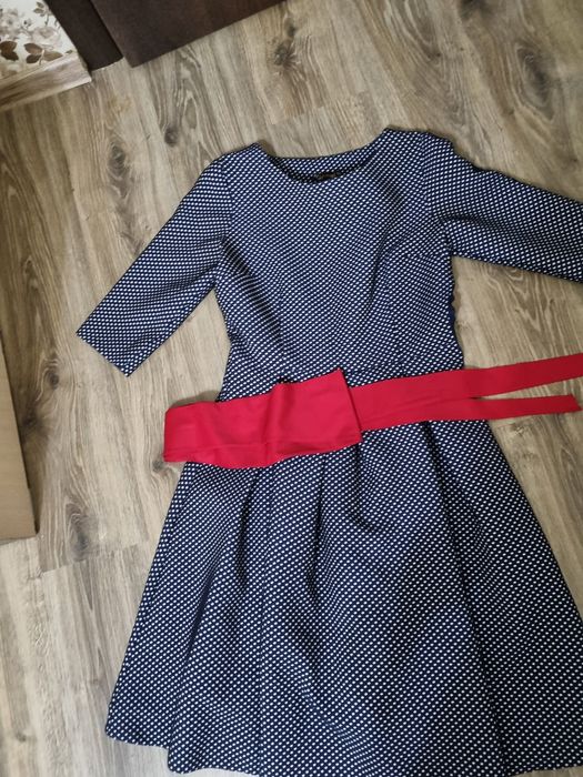 Продаю платья и блузки