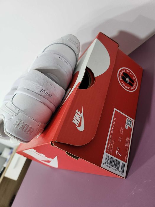 Сникърси на платформа, Nike Court Vision ALTA 38.5, 139 лв.
