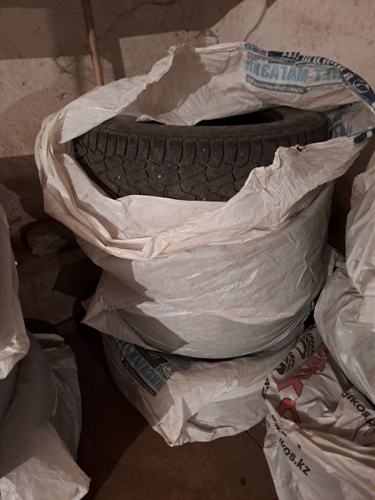 Продаю шины на автомобиль 4шт
