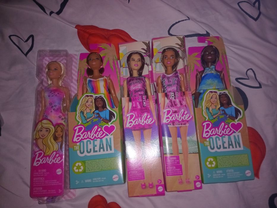 Papusi barbie sigilate