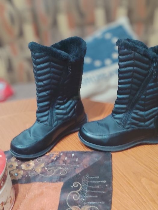 Дамски ботуши и детски39 и 40 номер