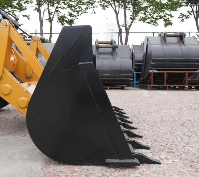 Экскаватор  Погрузчик LOVOL FB878M