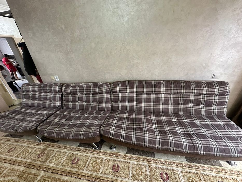 Продам диван срочно