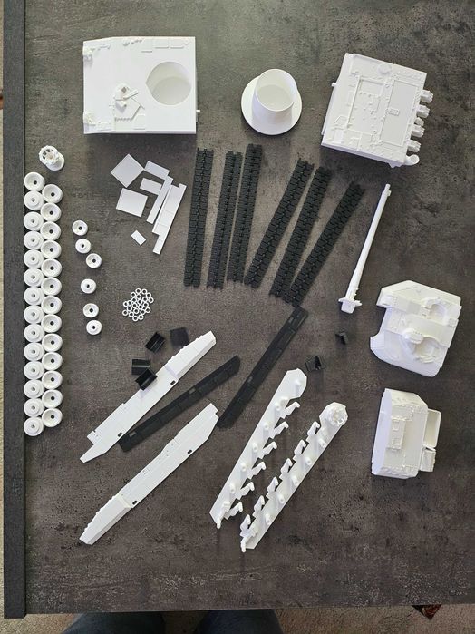 Kit asamblare model tank Leclerc pentru expus, scara 1:35