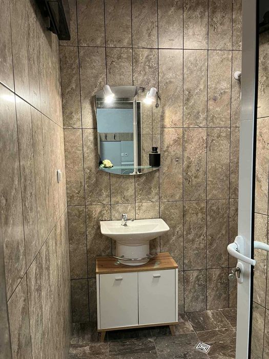 Дава се под наем Двустаен апартамент в Пловдив, Западен - 75 кв.м за 459 € - Снимка #2