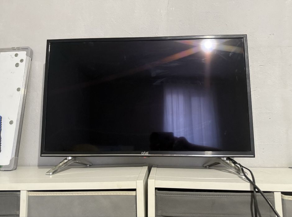 Продам телевизор Artel 32AH90G 81 см