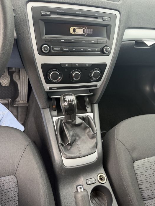SKODA Octavia 2010 — imagine 5