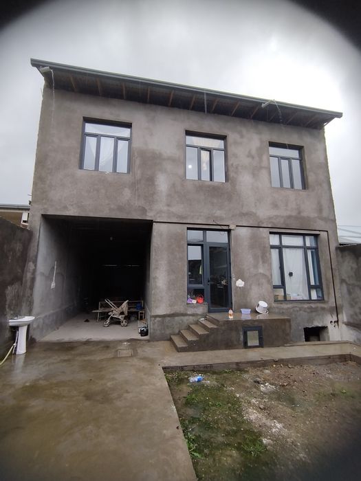 Hovli sotiladi 3soth 7hona
