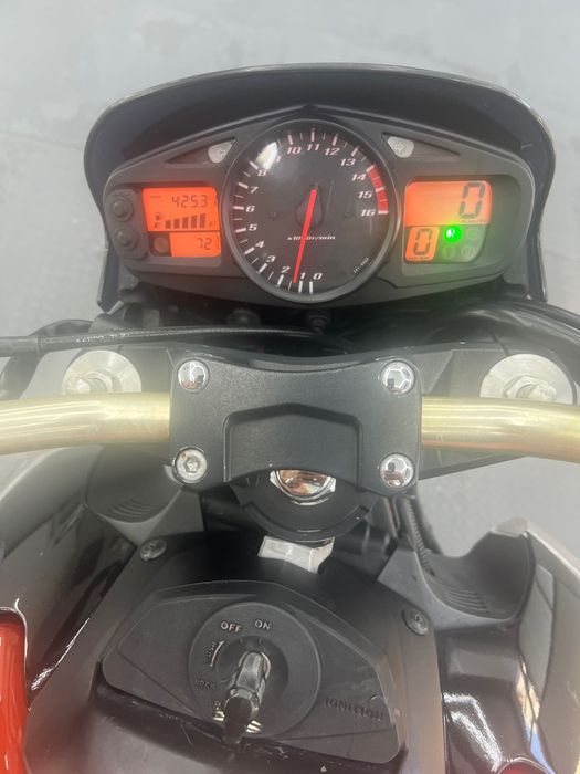 Продавам Suzuki Gsr