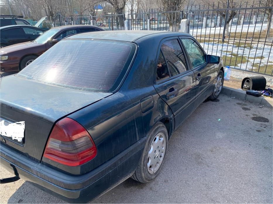 Мерседес Бенс С180