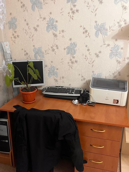 Продам мебель, шкаф и стол компьютерный