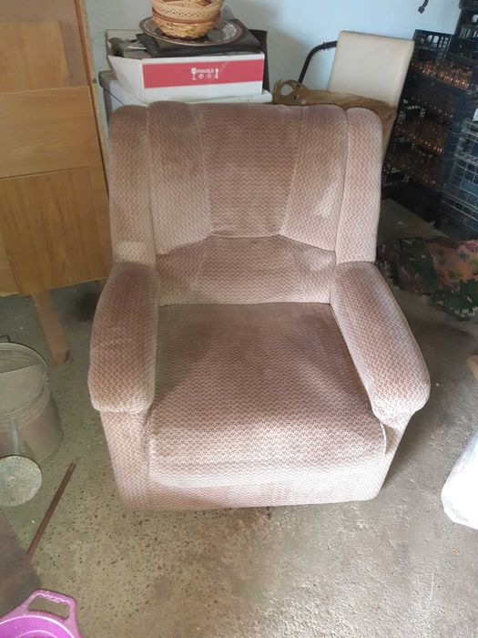 Canapele de 2 si 3 locuri, plus 1 fotoliu