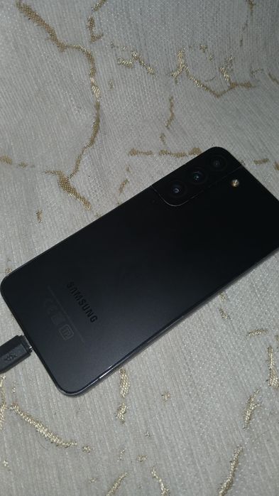 Продам Samsung s22