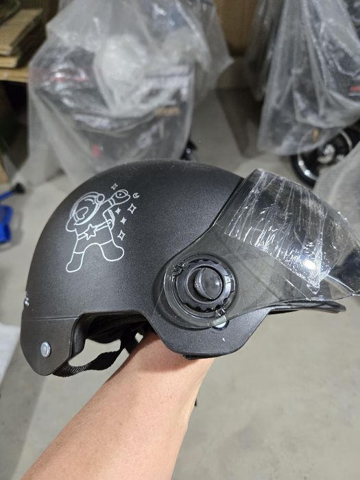 Шлем, каска для скутера. Скидка.