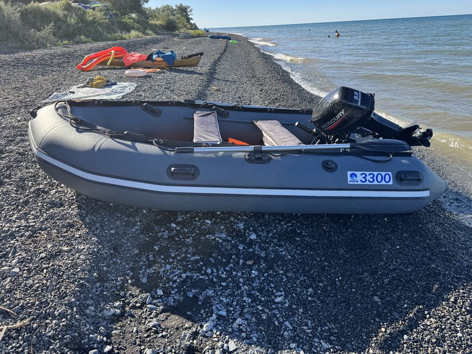 Продам лодку с мотором
