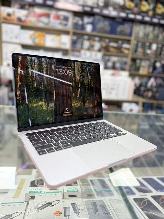 MacBook Air 13 inch M4 16/256 2 sikl Б/у идеал