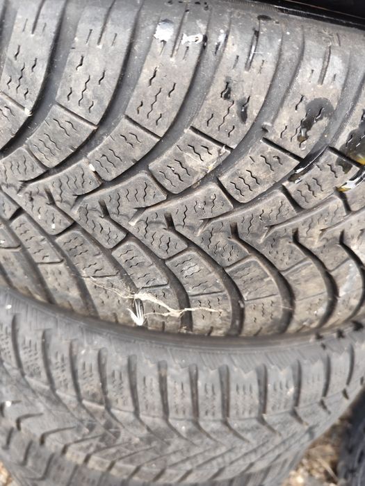 Set 4 jante 5×100 cu anvelope de iarnă. 185/55R15.