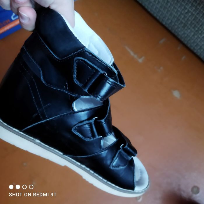 Продам ортопедические сандали 37