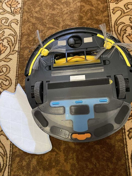 Машина за пречистване на вода/ прахусмокачка робот в добро състояние