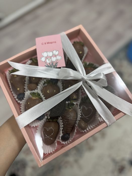 Клубника в шоколаде в наличии