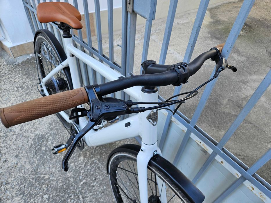 Електрически велосипед 28 цола MOMENTUM VOYA E+3