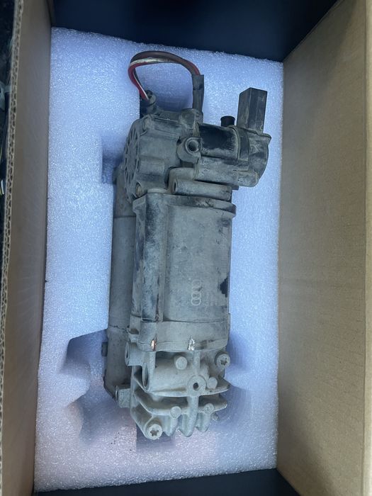 Компресор окачване Audi A8 D4