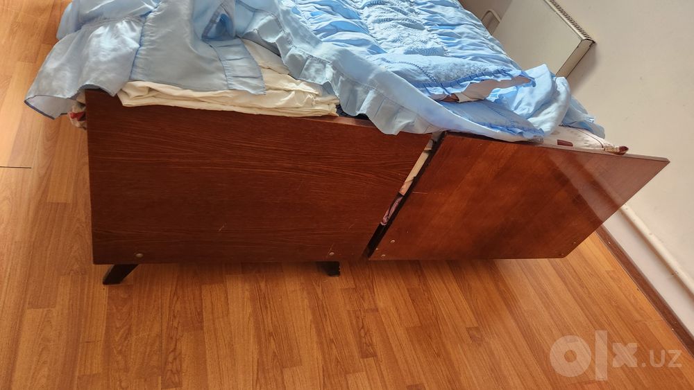 Кровать и матрасы по 2 шт