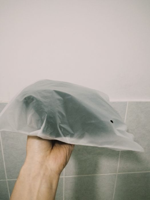 Кепка новый подарили хочу продать цена6000мын тенге