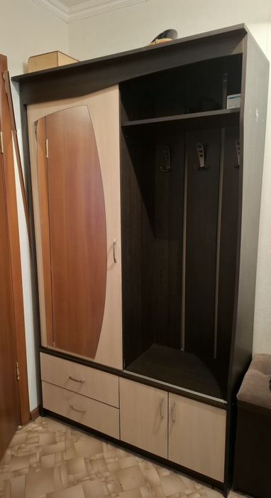 Продам шкаф для прихожей