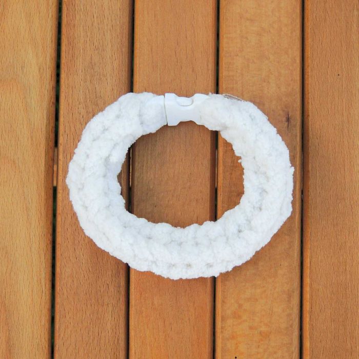 Ръчно плетена пухкава каишка за куче – изработва се по поръчка