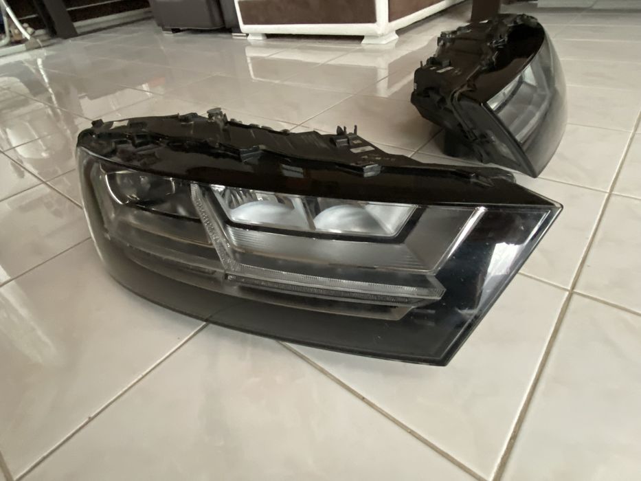Десен фар Audi Q7 4M 2017-19 г. 4M0941033