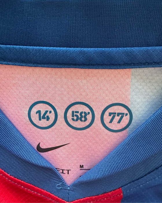 Тениска Барселона, Четвърти екип, сезон 2025/2026, Barcelona