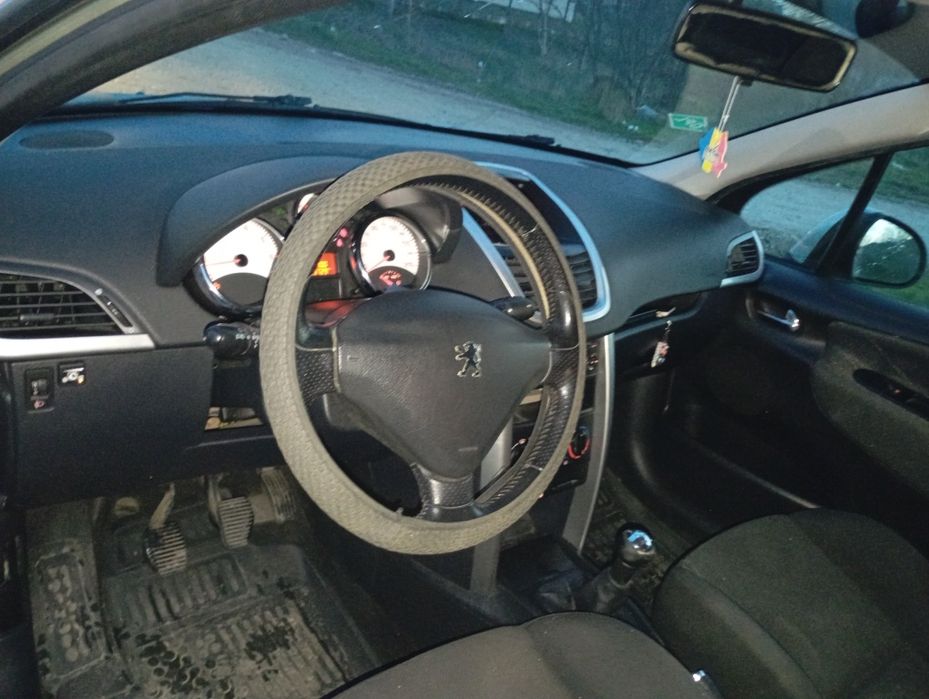 Vând Peugeot 207 SW , proprietar