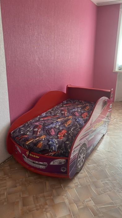 Продам кровать машинку