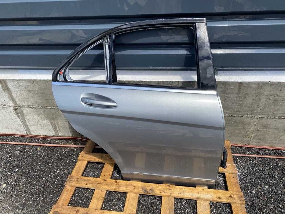 Usa stanga dreapta spate berlina mercedes c class w204 berlina culori