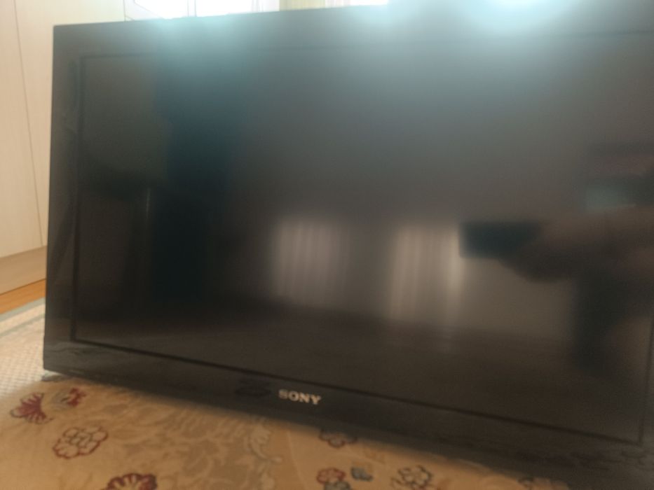 Телевизор SONY в рабочем состоянии