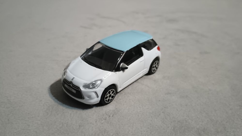 Колички Bburago в мащаб 1/43