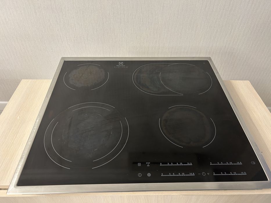 Электрическая плитка Electrolux